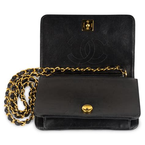 chanel wallet on chai.|vintage Chanel wallet on chain.